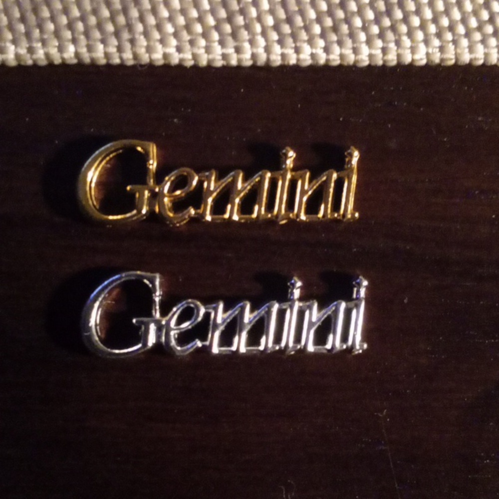 NEW GEMINI ZODIAC GOLD & SILVER TONE 3D METAL NAIL CHARMS (2PCS)